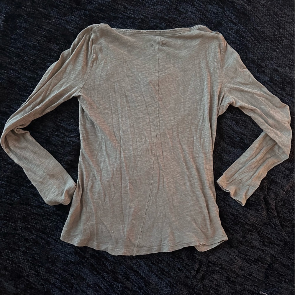 Green Long Sleeve Pocket Tee | Subtle V Neck - Picture 6 of 8